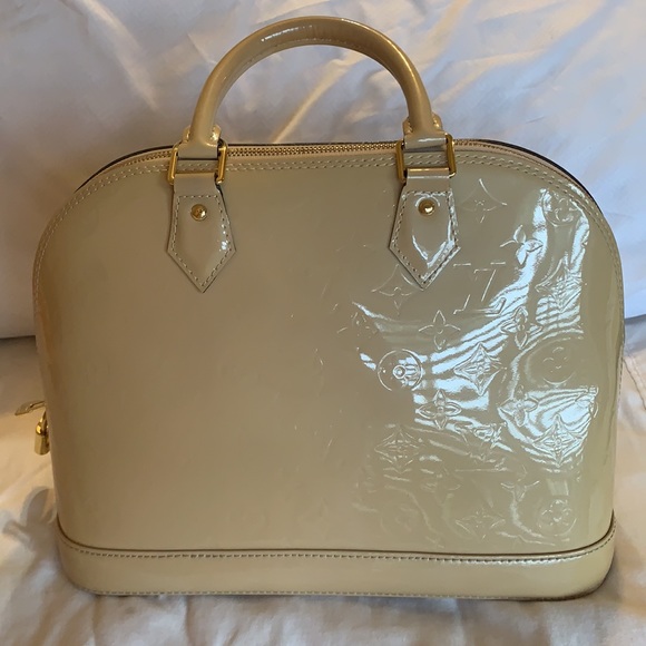Authentic Louis Vuitton Patent Alma MM Beige With Gold Hardware! - Picture 2 of 8